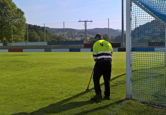 Zornotzako futbol zelaiaren mantentze integrala